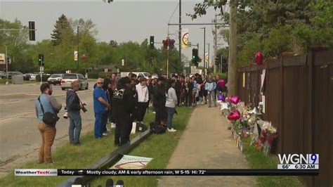 Buffalo Grove High School mourning loss of 4 students killed in Wheeling crash
